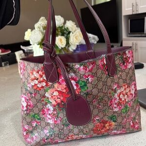 ❤️Gucci Reversible Tote Blooms GG Print Leather Medium